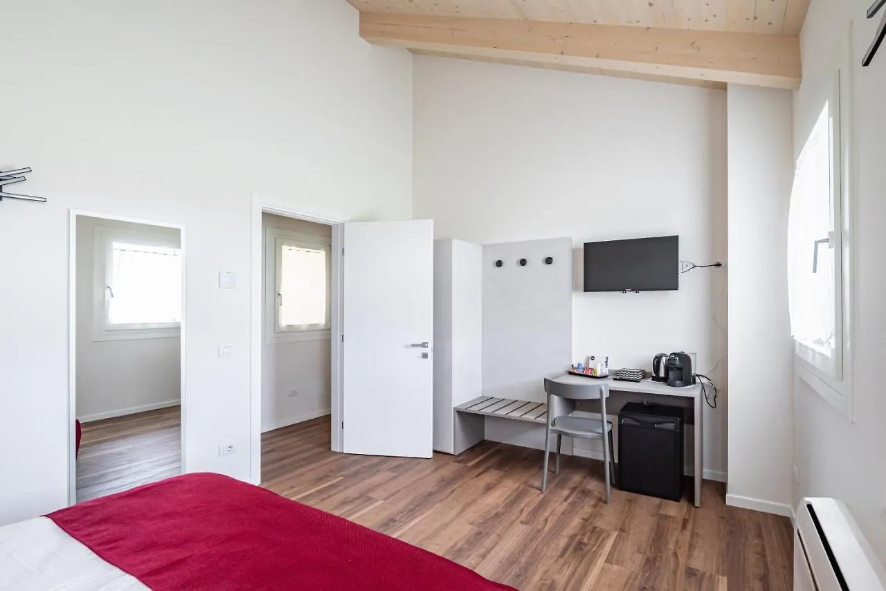 Ca Mia Rododendro & Mughetto Rooms Vicenza Apartment