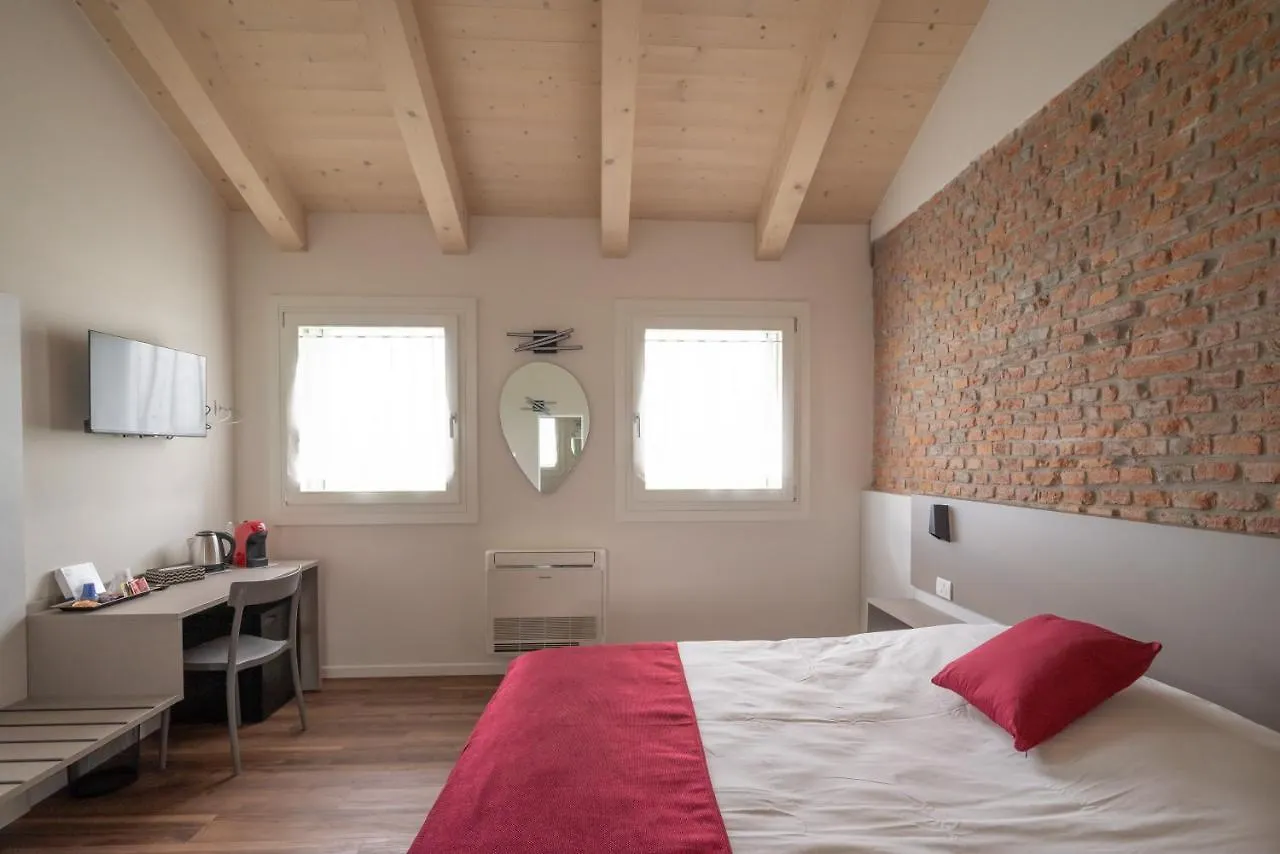 Ca Mia Rododendro & Mughetto Rooms Vicenza Apartment